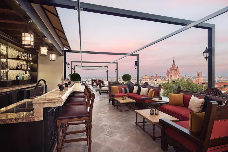 Tunki Rooftop by Handshake