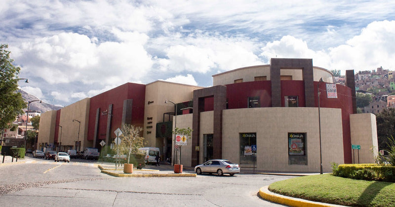 Plaza El Cantador